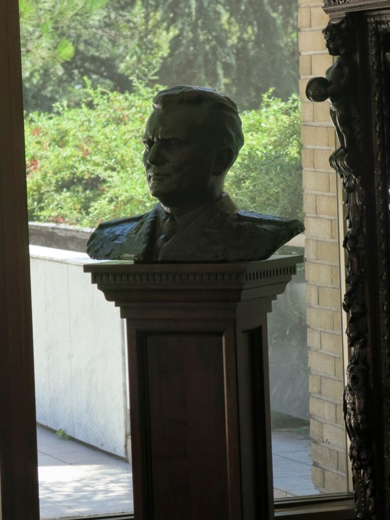 <strong>TİTO</strong>
